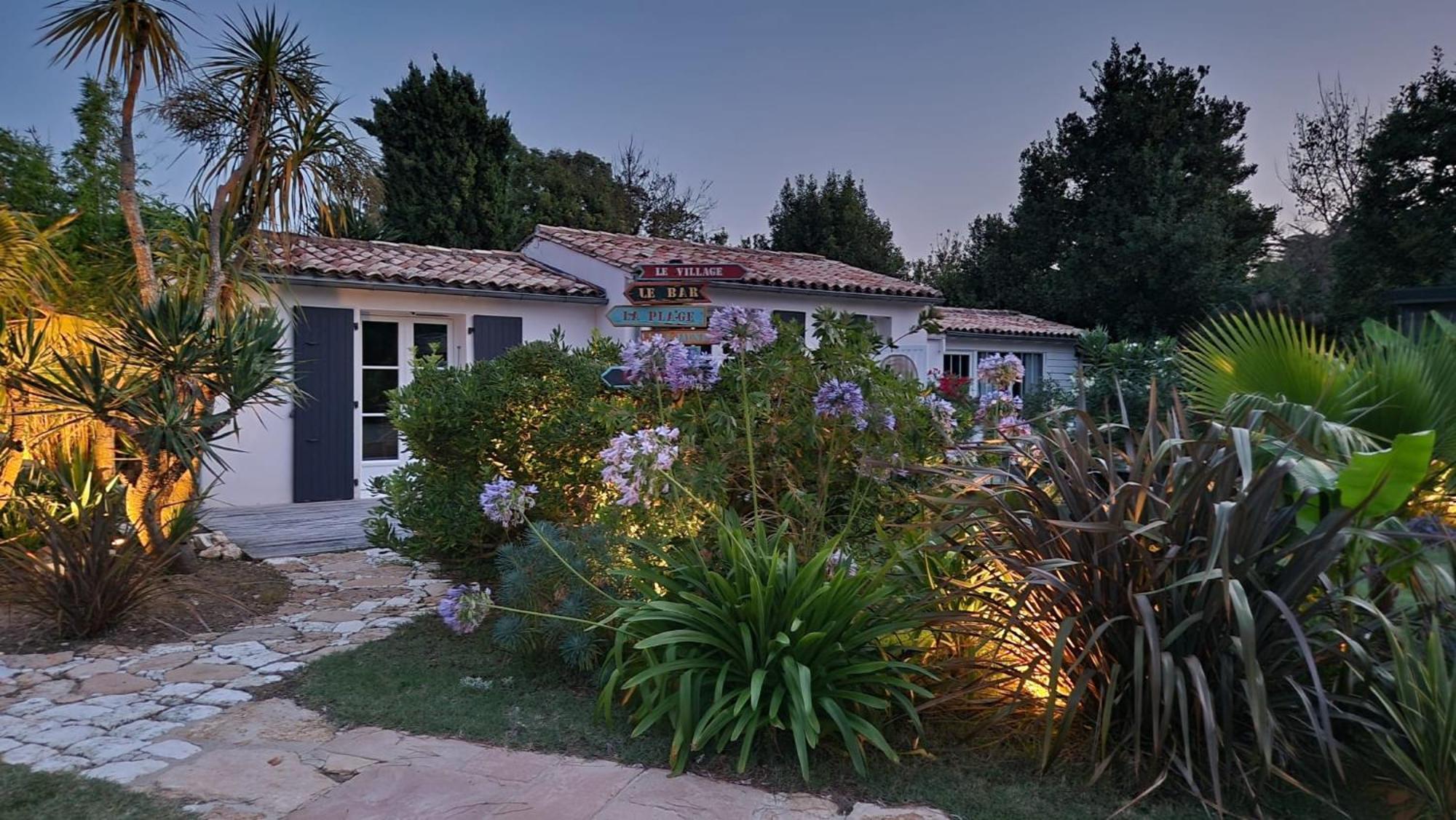 Le Jardin Des Portes Acomodação com café da manhã Les Portes-en-Re Exterior foto